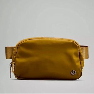 Everywhere Belt Bag Burnt Caramel, Brand New